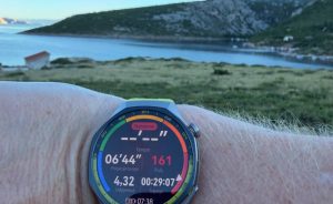 Tjedan dana s Huawei Watch GT 7 Pro: od šetnje uz more i kupanja do 95.022 koraka i polumaratona