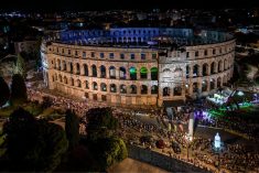 Svjetlosni efekti Visualia festivala, Arena i utrka ulicama čarobne Pule